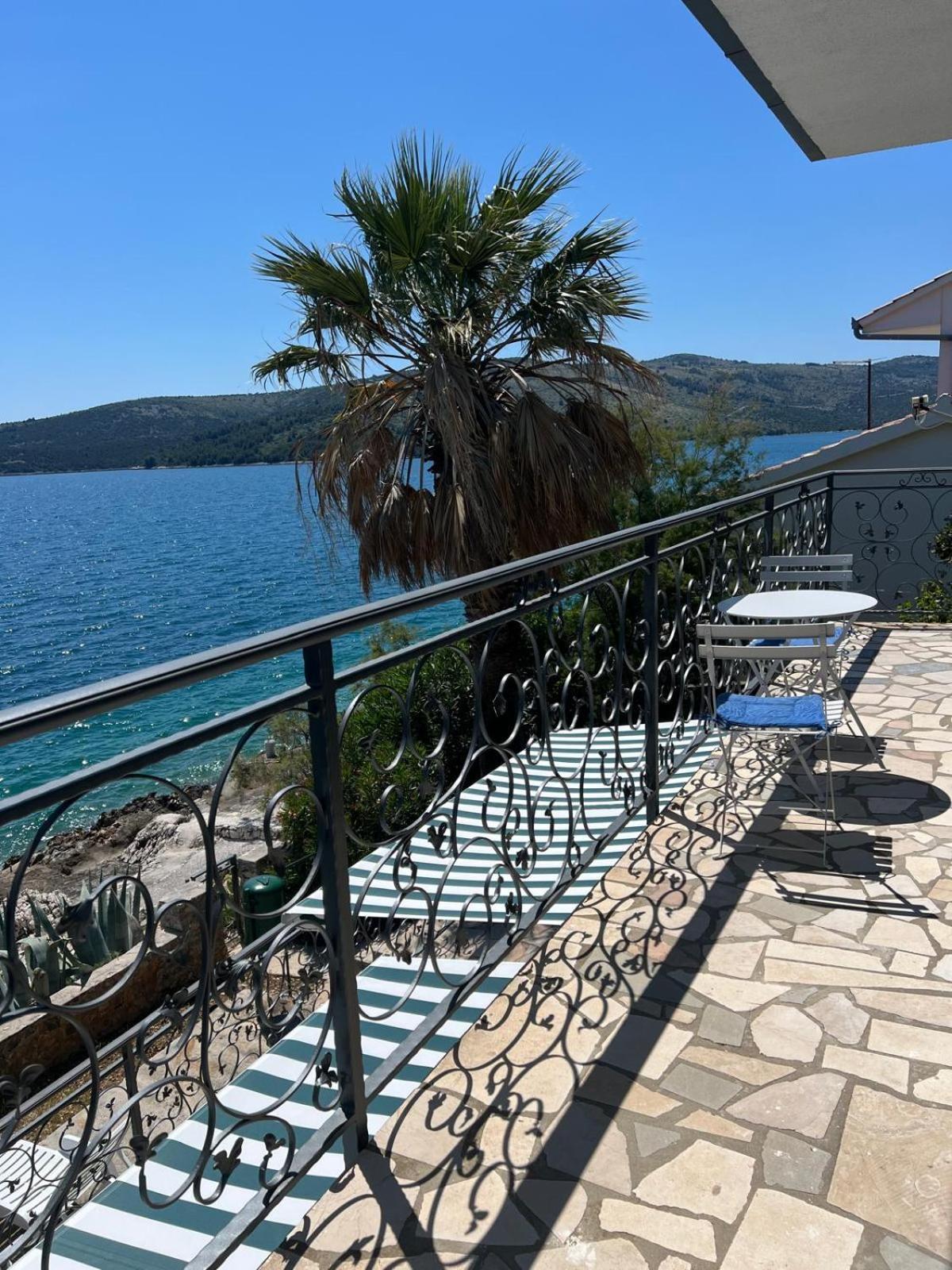 Villa Amarela Seget Vranjica Exterior photo